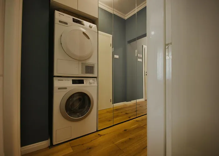 Gran Capital Maritima - Warna