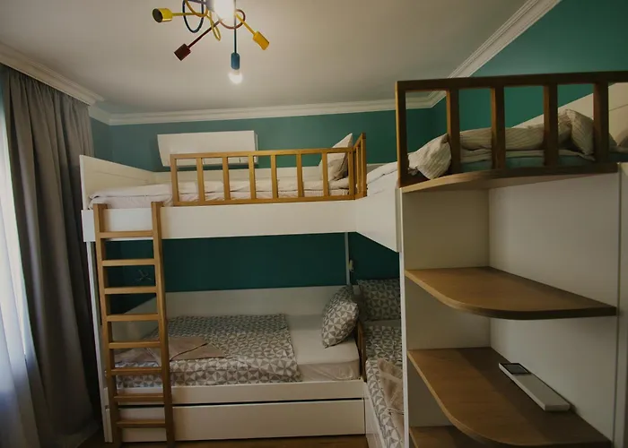 Gran Capital Maritima - *